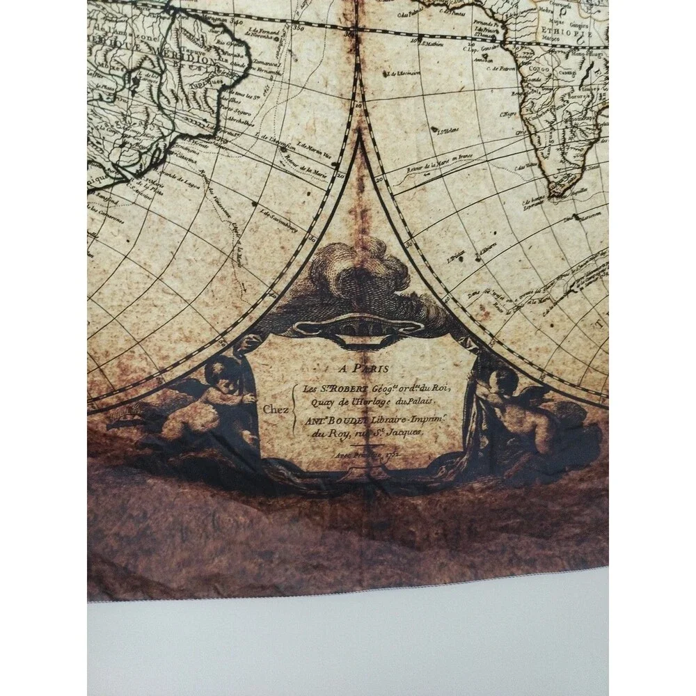 Unbranded mappemonde tapestry